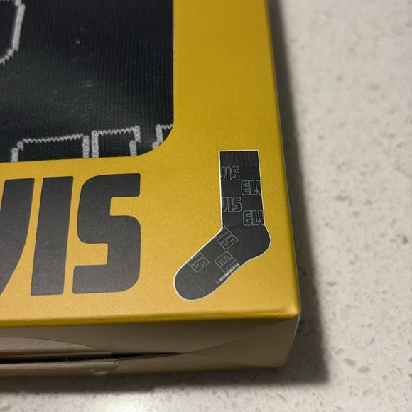 Men’s Elvis socks 7-12 - Picture 2 of 4